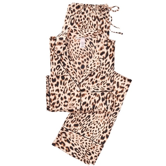 New without tags Victoria’s Secret Satin Long Pajama Set Champagne Leopard Print - Picture 2 of 2